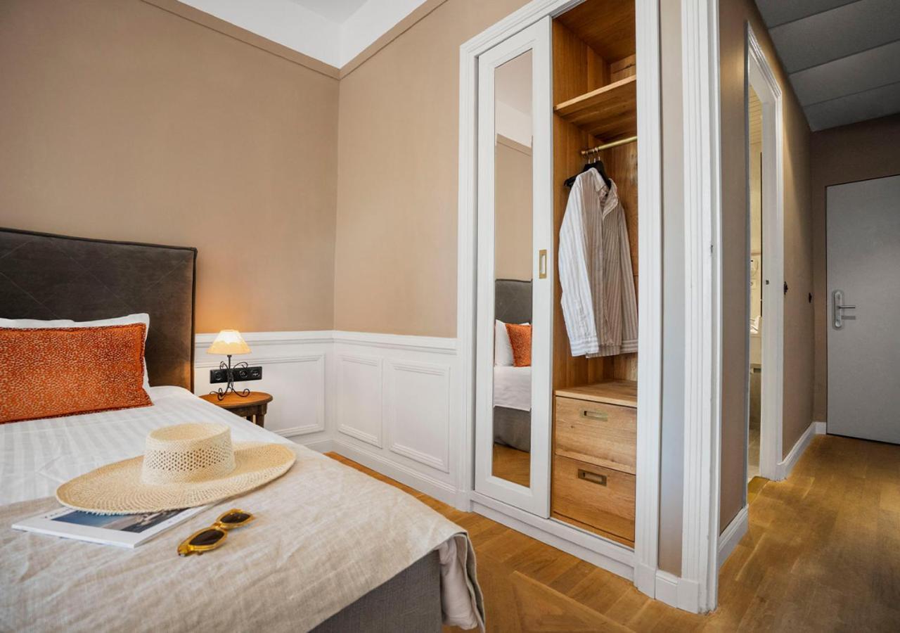 Langley Resort Napoleon Bonaparte L'Ile-Rousse  Ruang foto